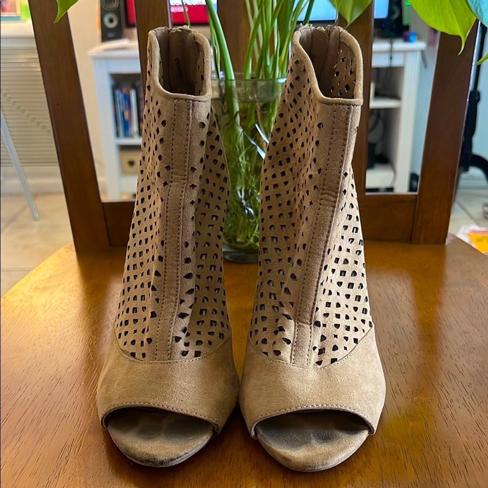 Forever 21 | Women’s Taupe Peep-Toe Ankle Boots Size 6.5